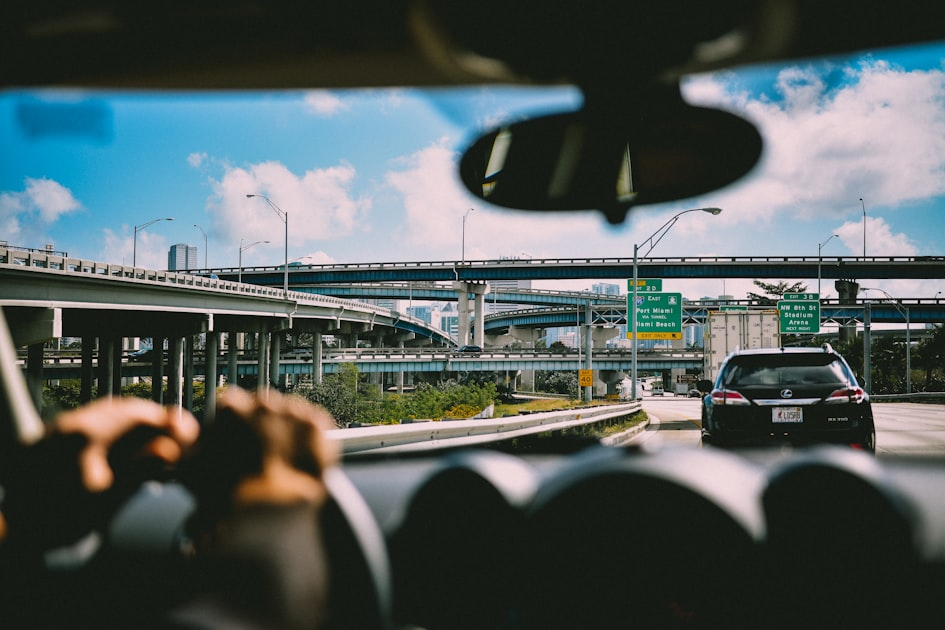 Pilot Car Requirements for Drivers